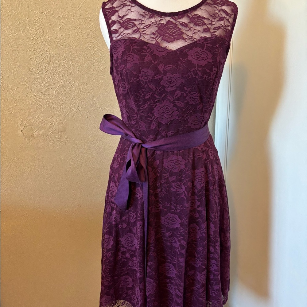 Clear out!!  Retro Purple Plum Lace Midi Dress Sleeveless size M